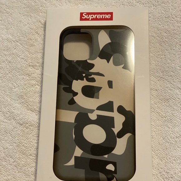 Use Supreme iPhone 11 Pro Max case